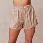 Lounge raidalliset satiiniset pyjamashortsit minkki vaatteet naiset D46R26926