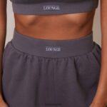 Lounge välttämätön crop top & shortsit setti puuhiili vaatteet naiset D46R26860 - Image 6